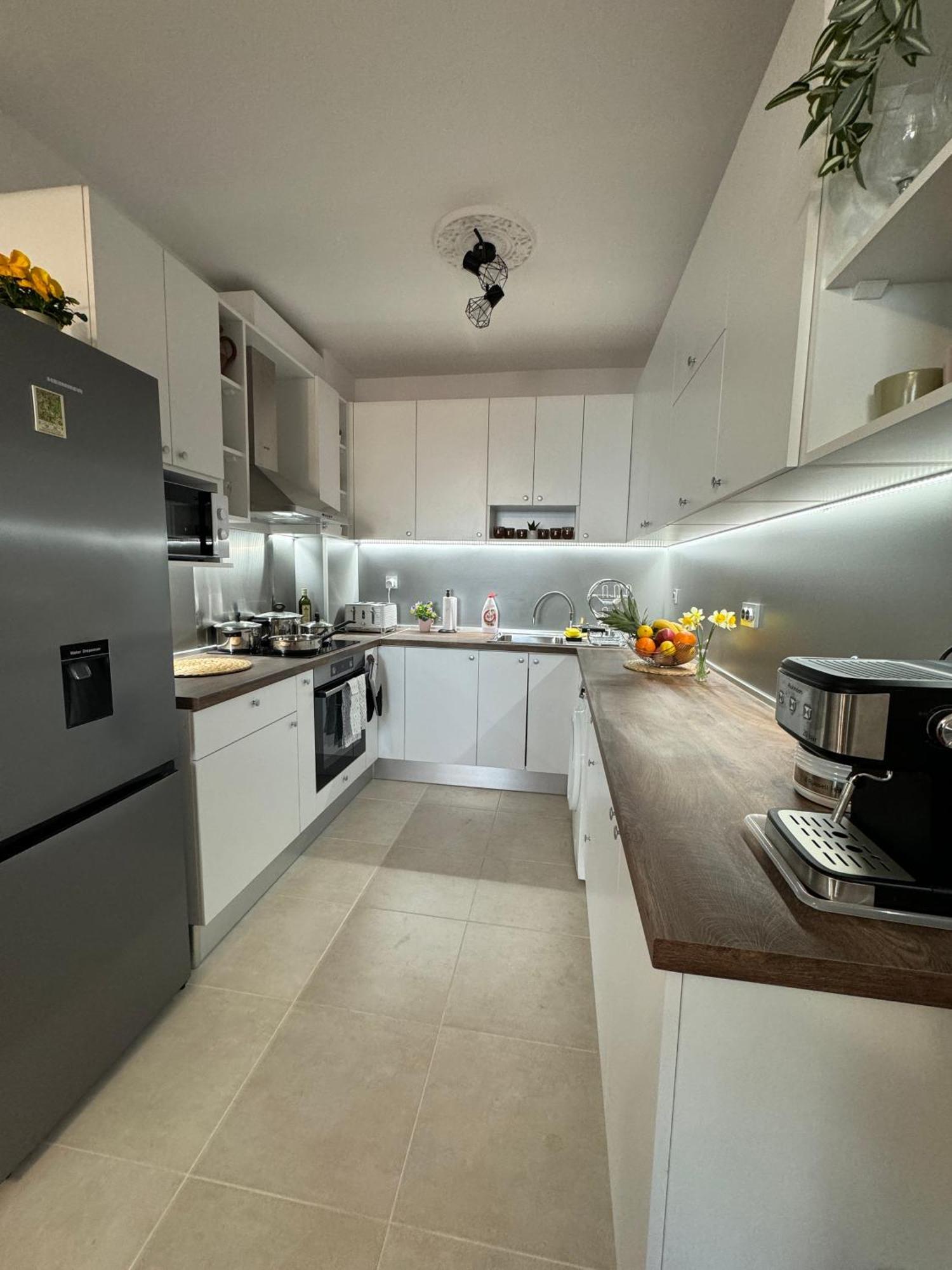 Kakavanen'S Sea View Apartment Balchik Bagian luar foto